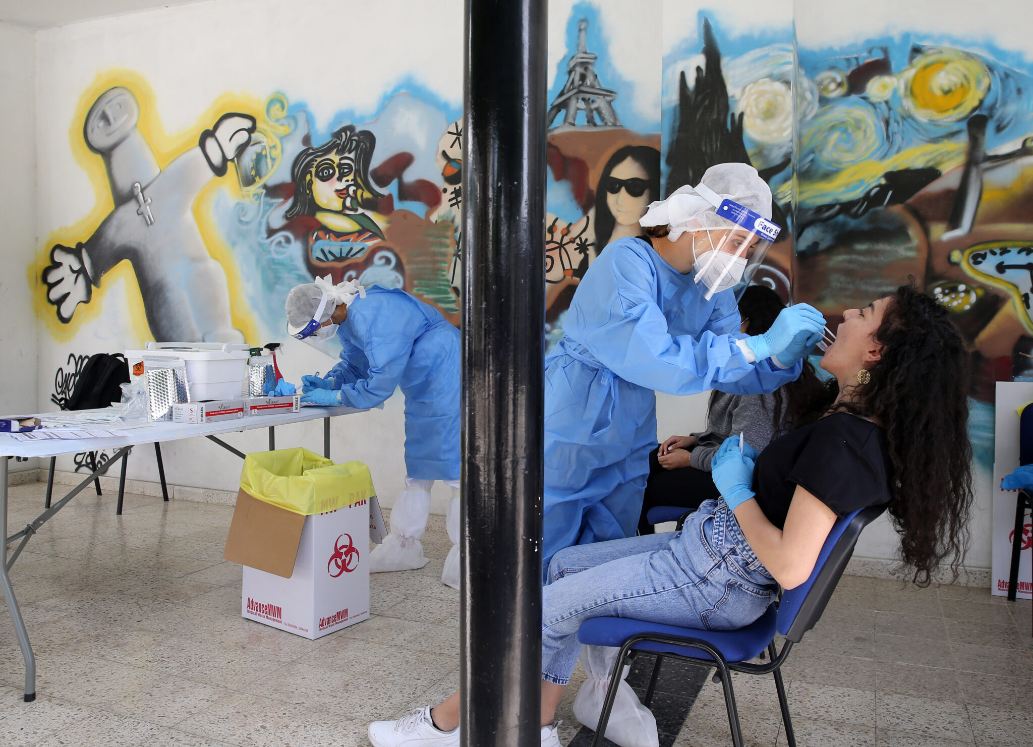 Μαθητής διαγνώστηκε το πρωί, απάντησαν το τηλέφωνο στον Διευθυντή αργά το βράδυ