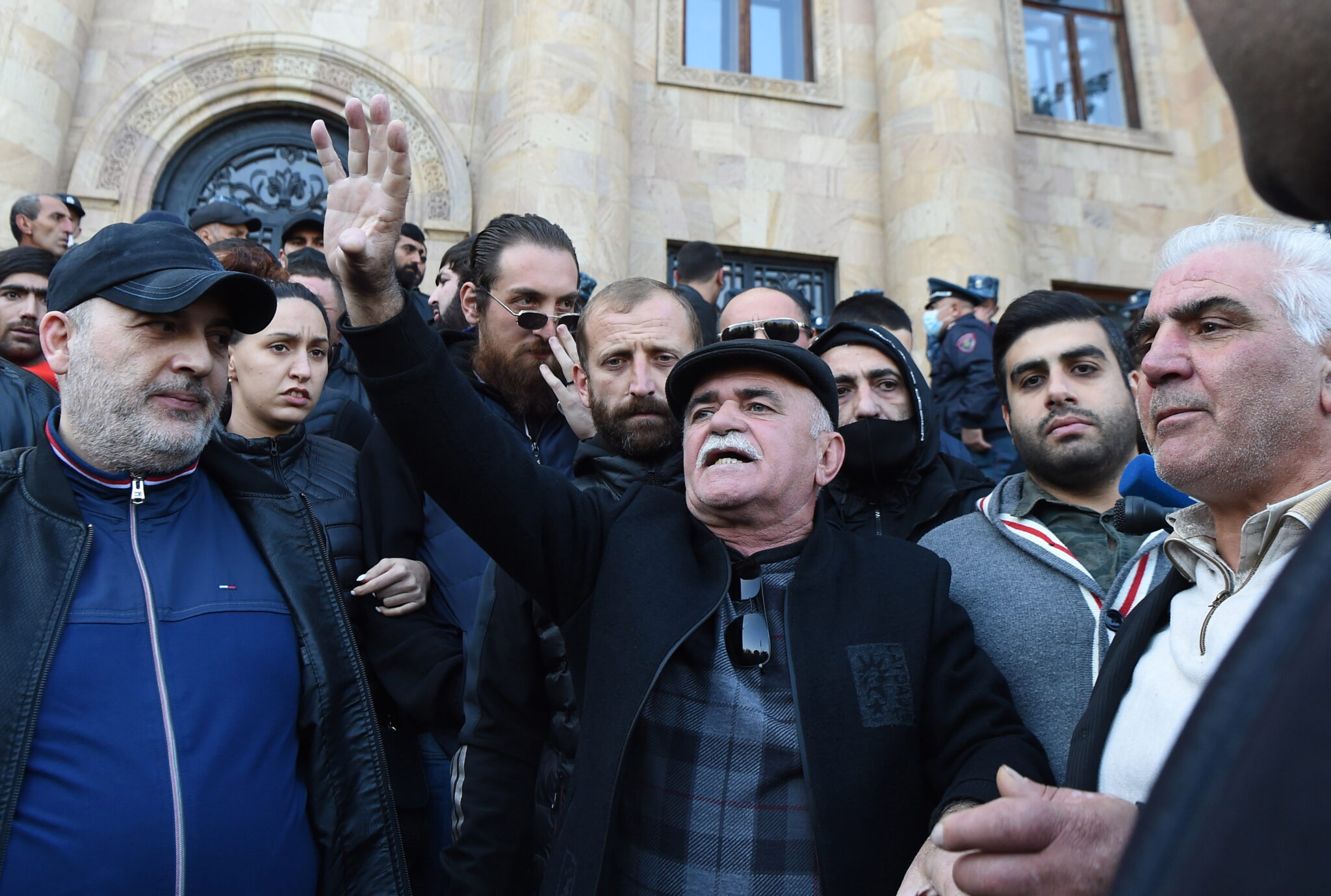 Ναγκόρνο Καραμπάχ: Εικόνες ξεριζωμού για χιλιάδες ανθρώπους (ΒΙΝΤΕΟ)