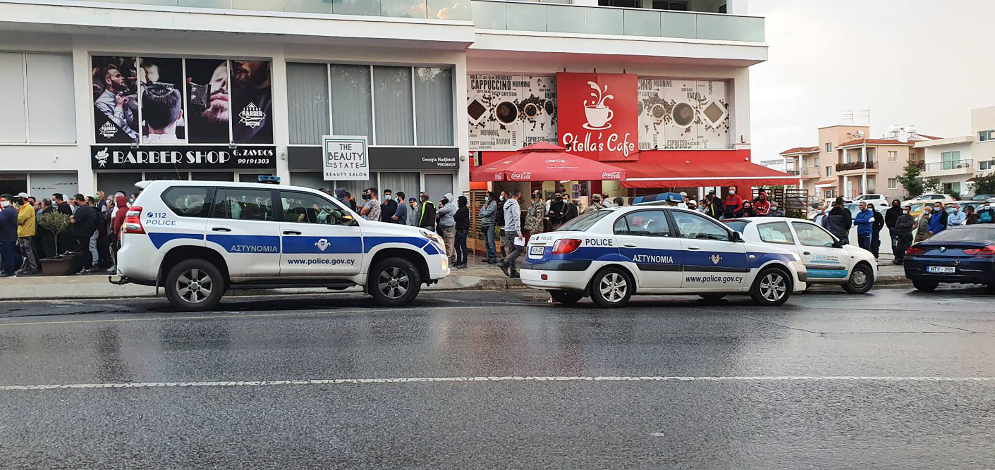 Υπό αστυνομική επιτήρηση τα τεστ σε εργαζομένους στην Γεροσκήπου μετά τις ουρές