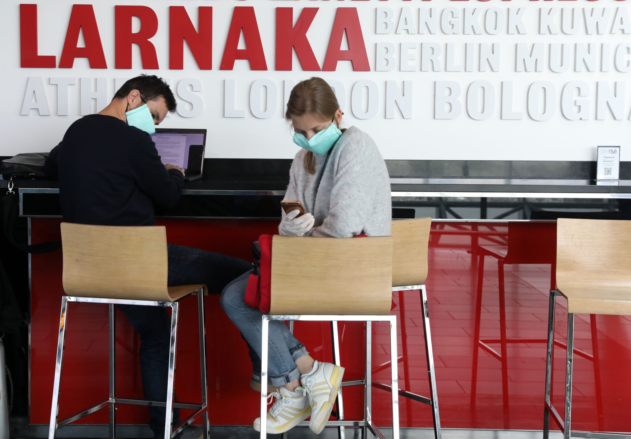 Καταγγελία στον Alpha: Αποδέσμευσαν φοιτητές από την καραντίνα ενώ είναι θετικοί