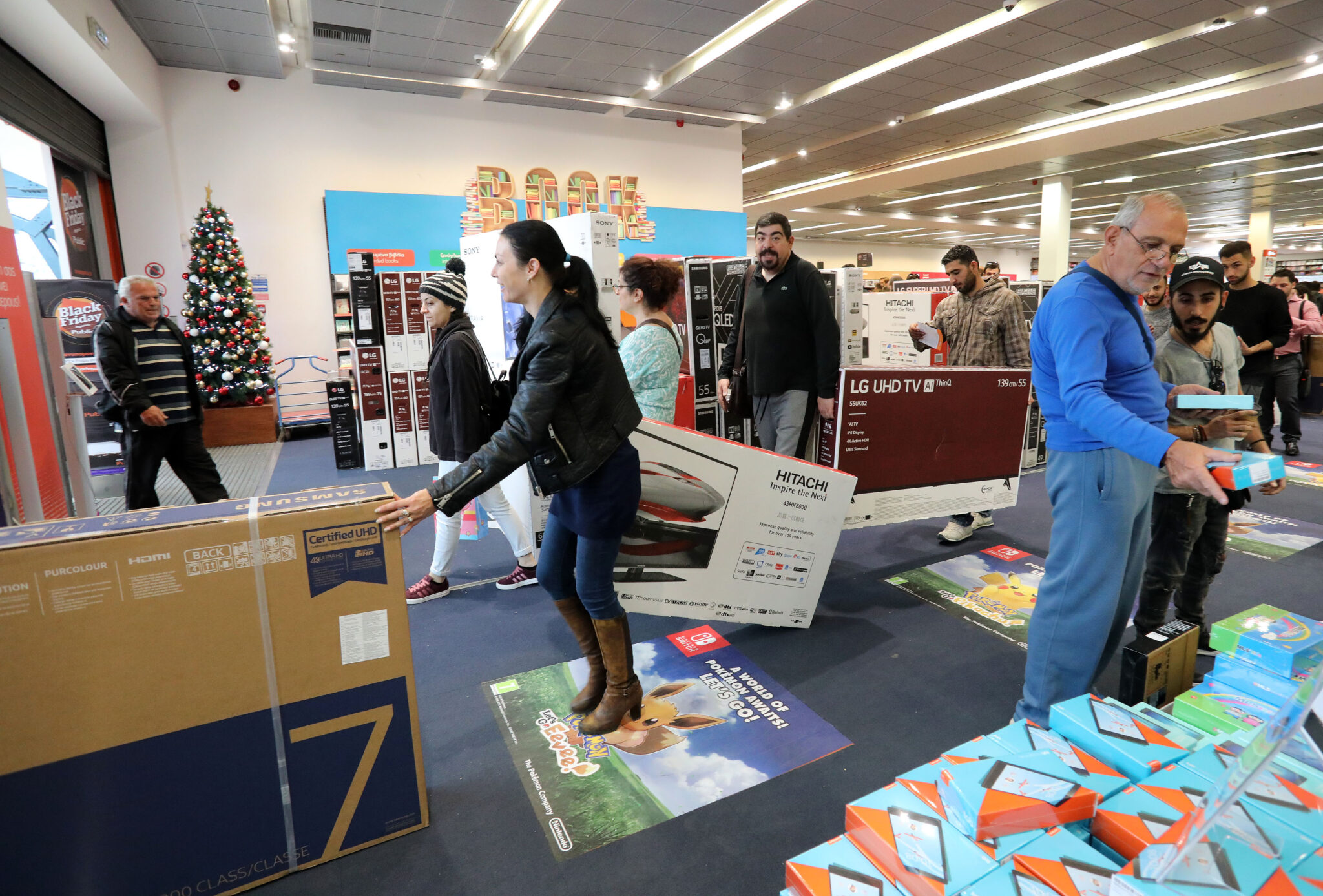 Έρχεται η Black Friday… χωρίς ουρές και συνωστισμό στα καταστήματα (ΒΙΝΤΕΟ)