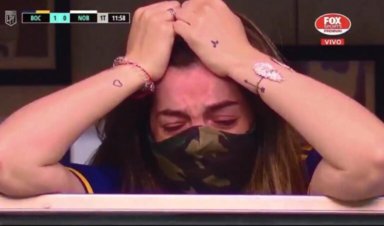 Στο γήπεδο η κόρη του Μαραντόνα, ξέσπασε σε λυγμούς στο γκολ (BINTEO)