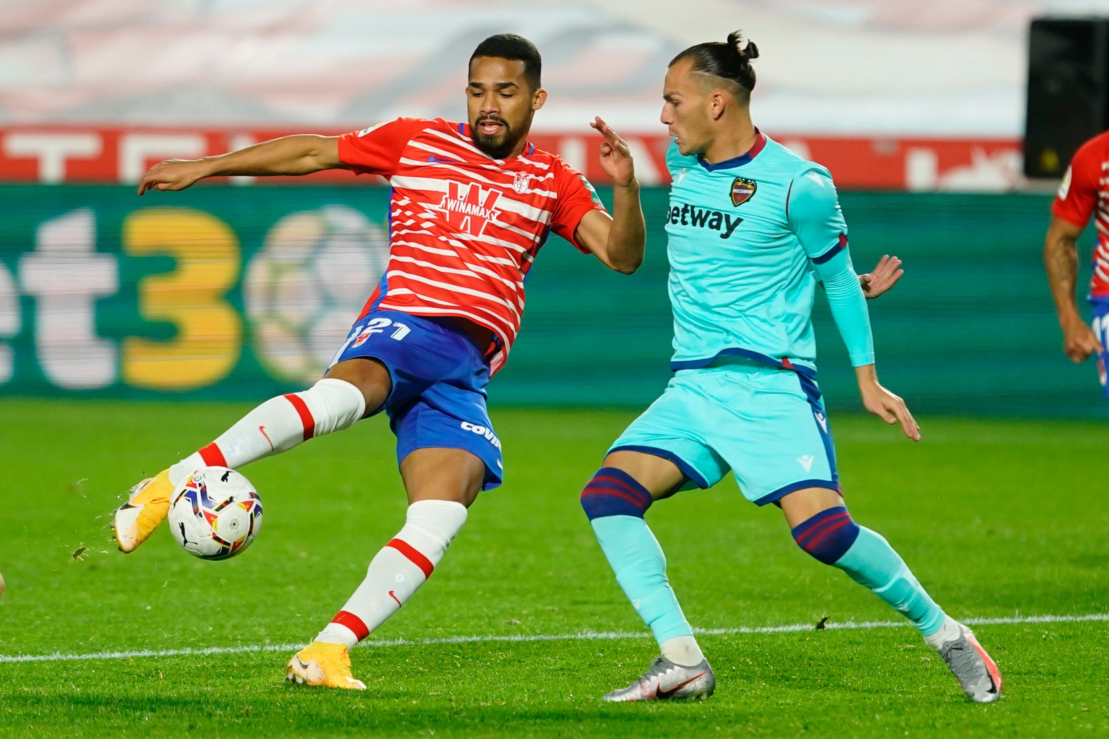 Εντός έδρας ισοπαλίας για τη Γρανάδα πριν την Ομόνοια