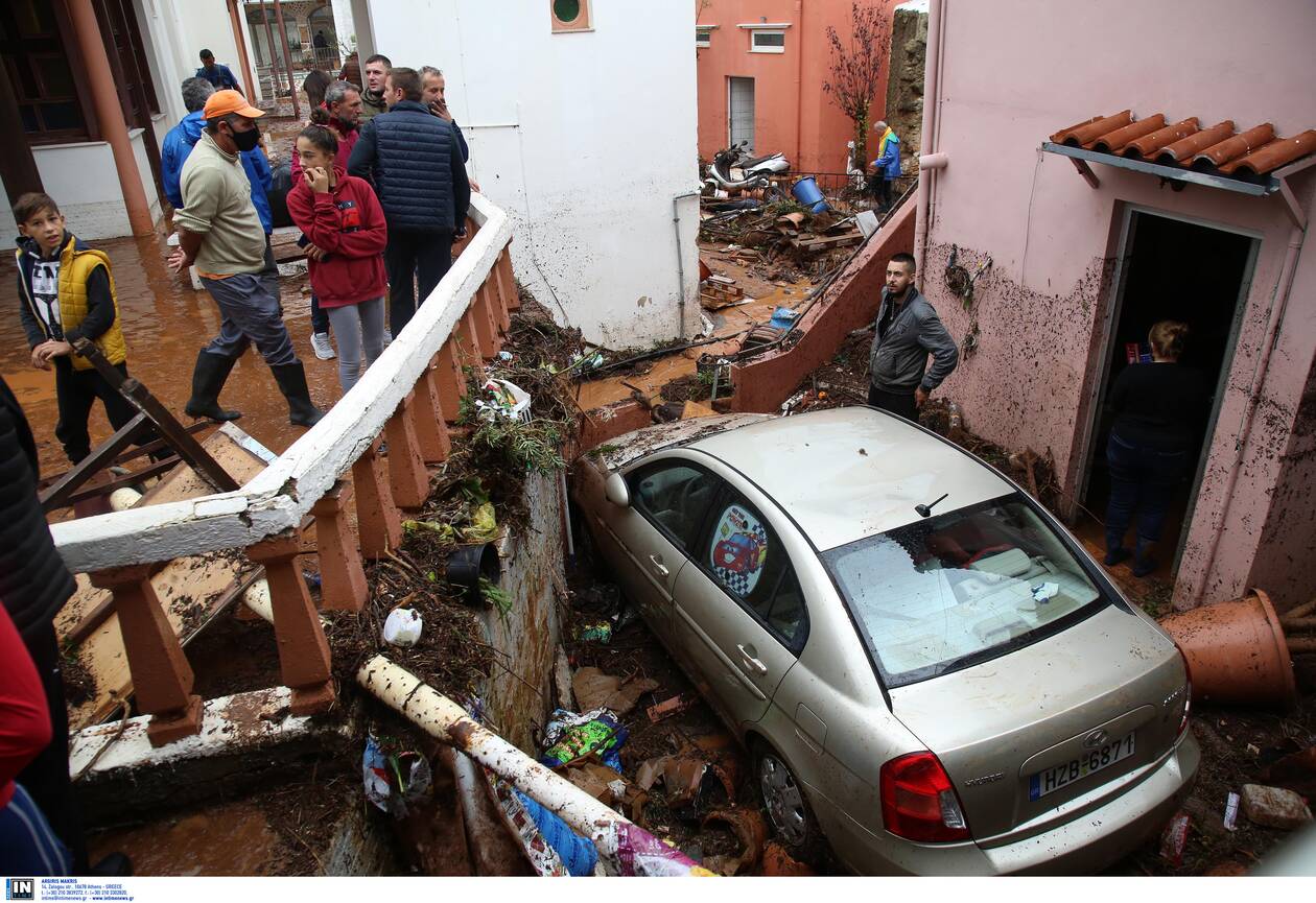 Σφοδρή κακοκαιρία στην Κρήτη: Χείμαρροι οι δρόμοι, 8 διασώσεις σε λίγες ώρες