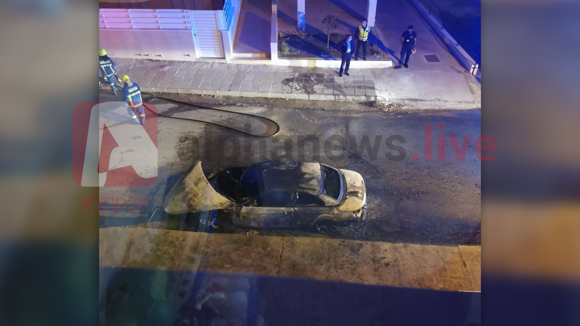 Αποκλειστικές εικόνες: Η στιγμή που το όχημα 36χρονου τυλίγεται στις φλόγες