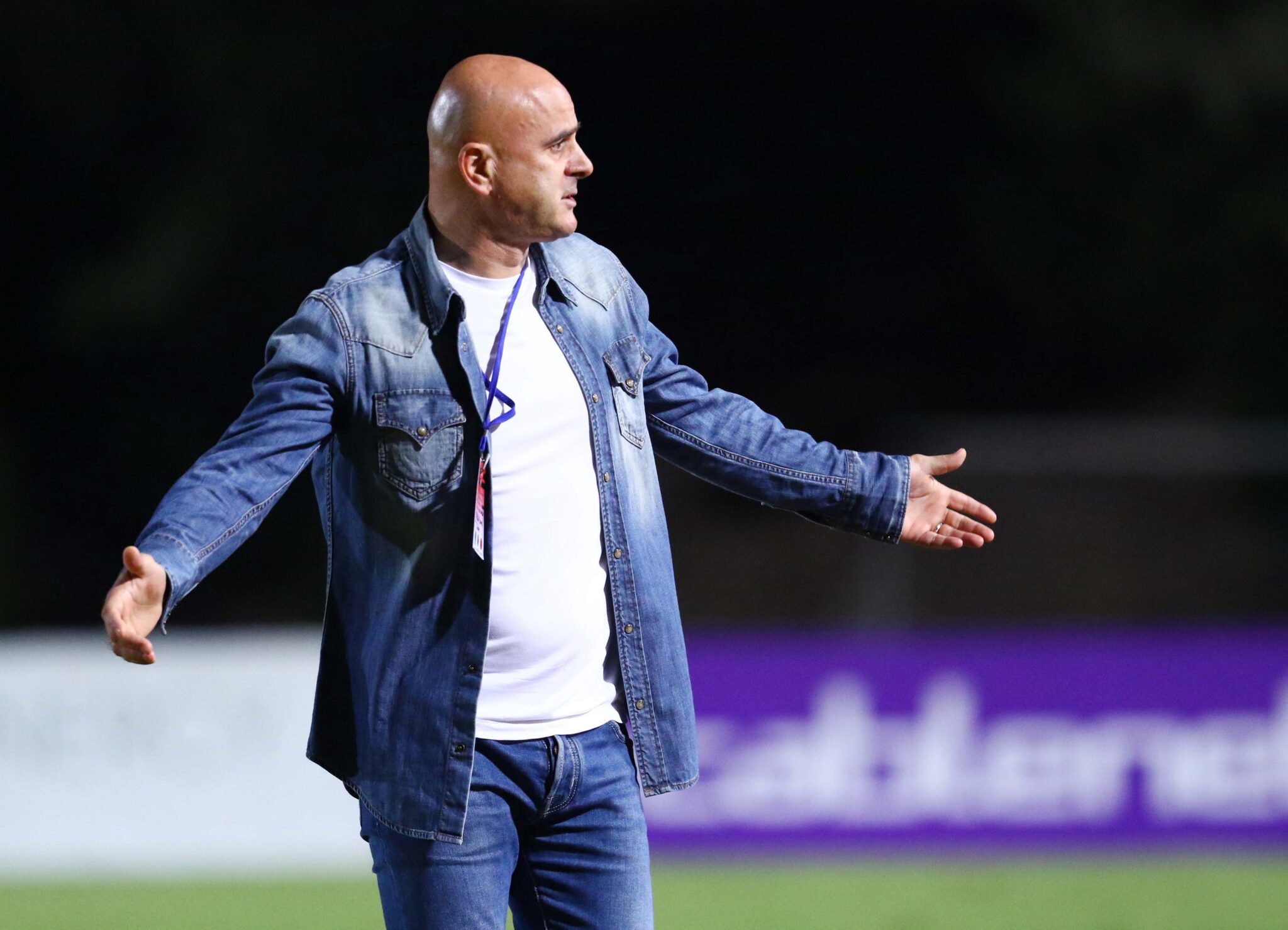 Για γέλια και για κλάματα, πήγαν να ελέγξουν για μάσκες την ώρα της αναμέτρησης