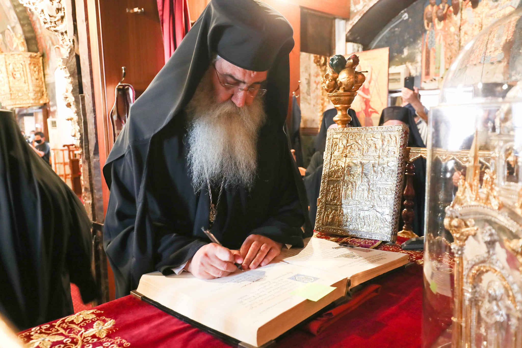 "Καθαρός" ο Μητροπολίτης Μόρφου σύμφωνα με γνωμάτευση του Γενικού Εισαγγελέα