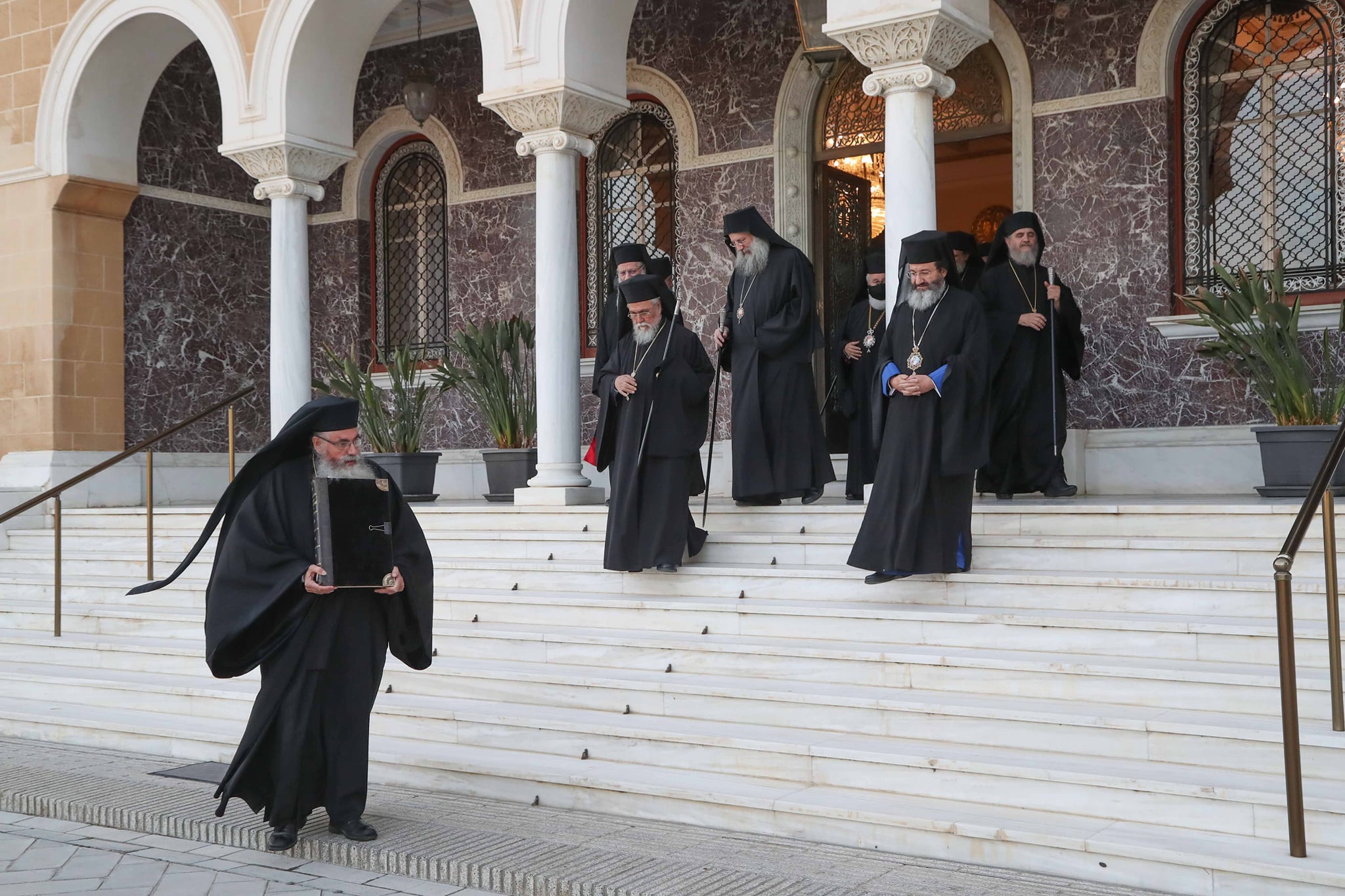 Ιδού το SMS ότι ο ιερέας που πήγε στην Ιερά Σύνοδο ήταν αρνητικός στον COVID-19