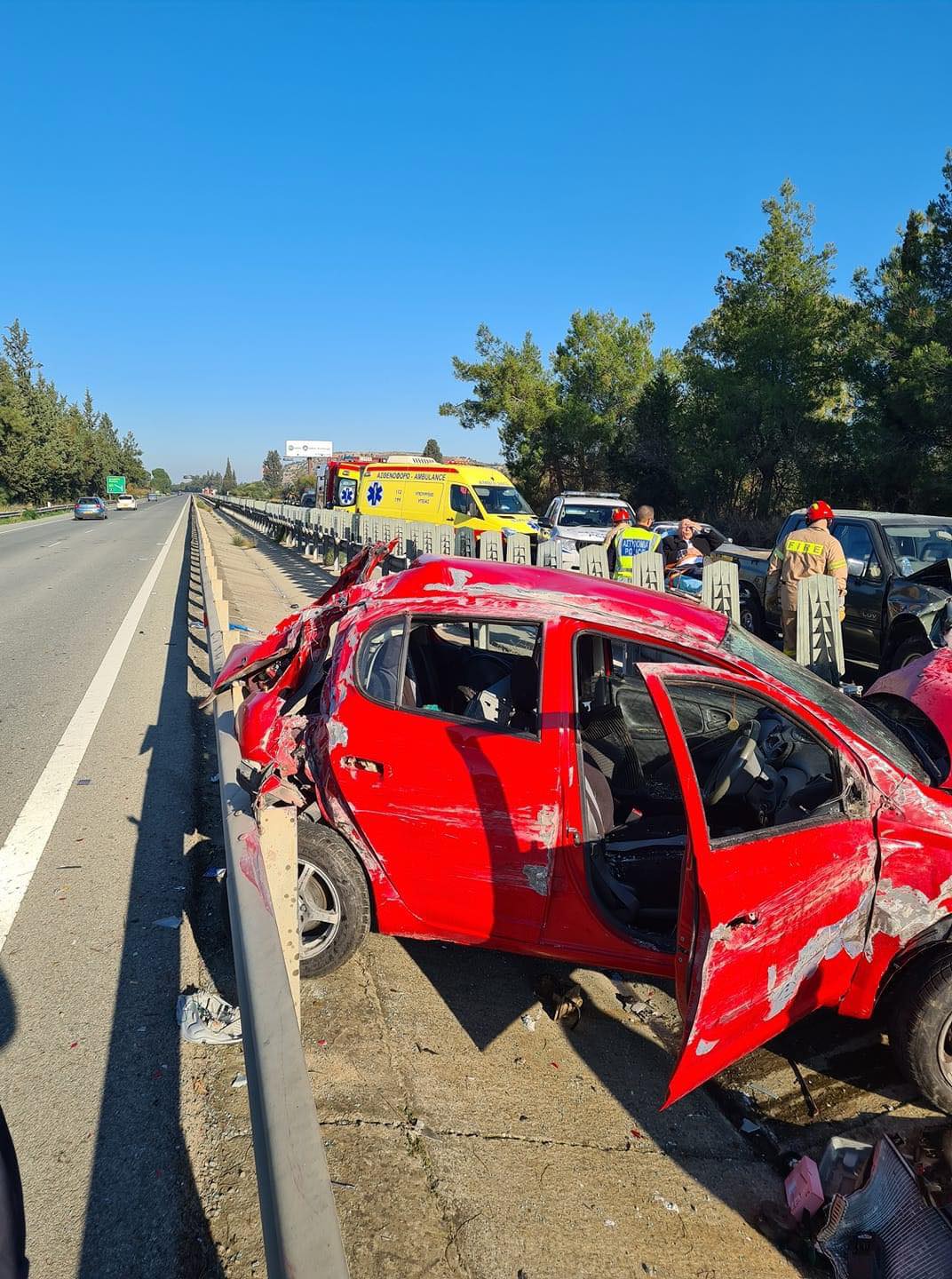 Κλείνει ξανά το highway για μετακίνηση του οχήματος που ανατράπηκε