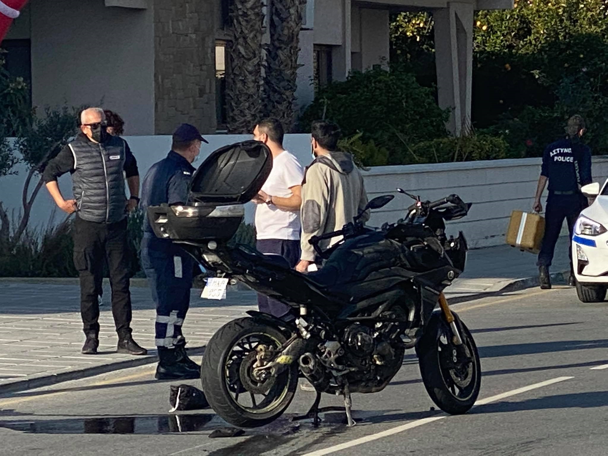 Προσέκρουσε βίαια σε όχημα ο 35χρονος μοτοσικλετιστής και σύρθηκε στην άσφαλτο