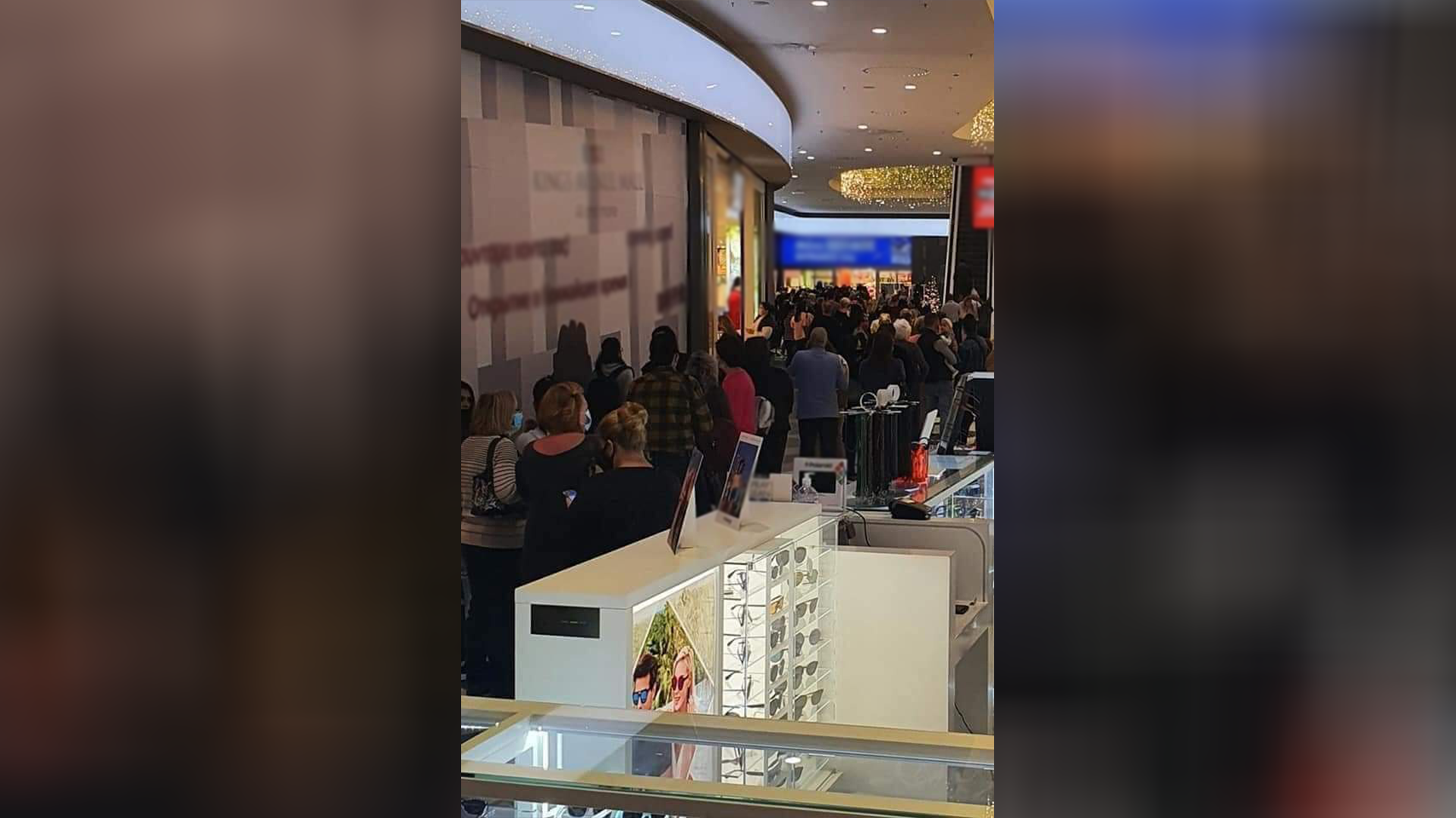 Αντιδράσεις και συνωστισμός… στον τελευταίο καφέ για το 2020 (BINTEO)