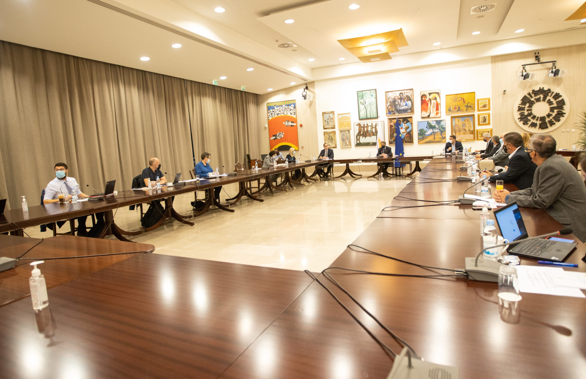 Έκτακτο Υπουργικό Συμβούλιο αύριο για αποφάσεις και μέτρα κατά της πανδημίας