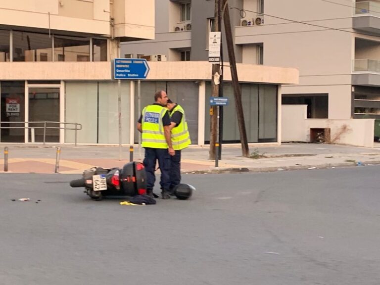 Σοβαρό τροχαίο ατύχημα: Όχημα παρέσυρε μοτοσικλετιστή