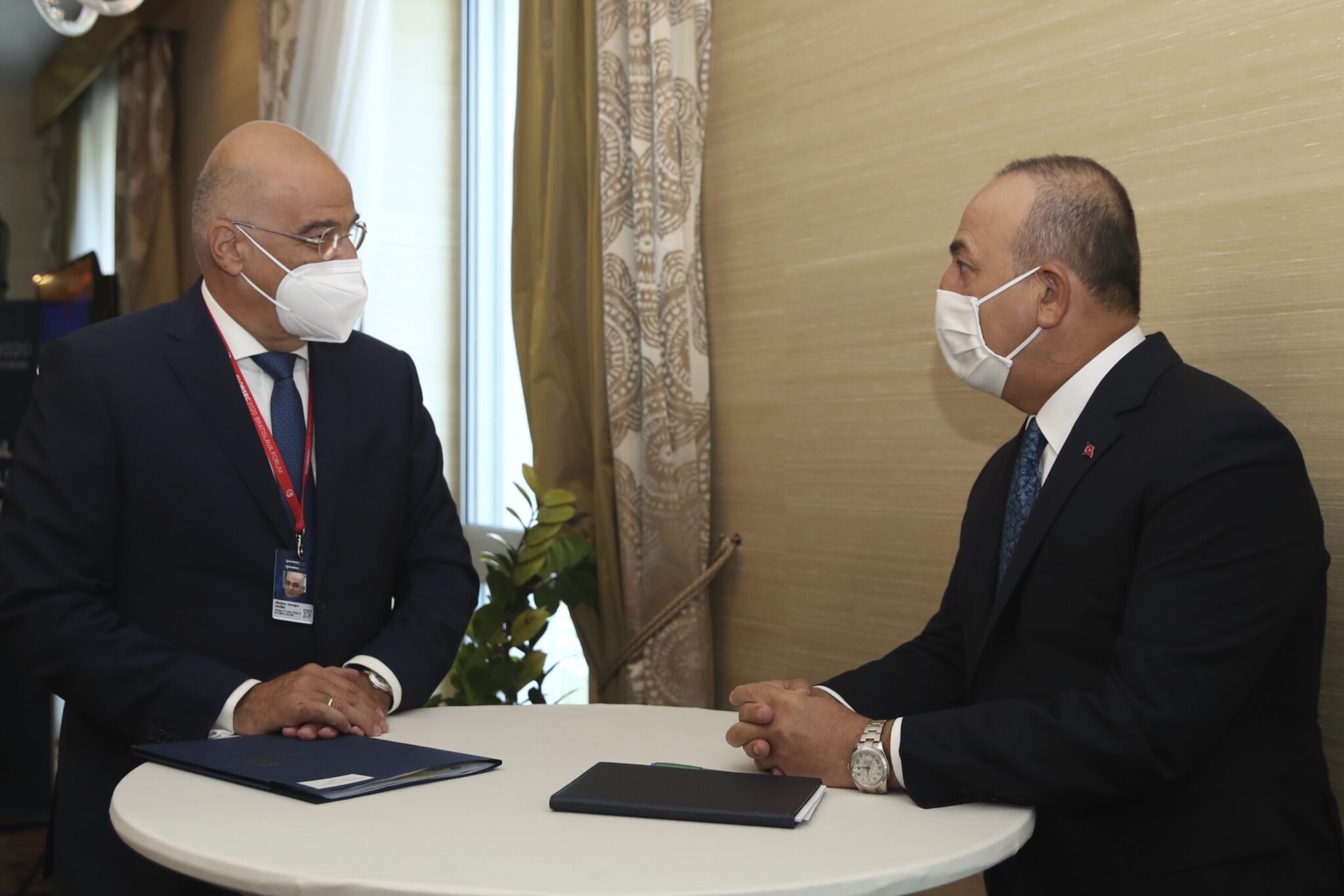 Ελληνοτουρκικά: Οι "ευχές" Τσαβούσογλου-Δένδια, αποτυπώνουν τις δυσκολίες