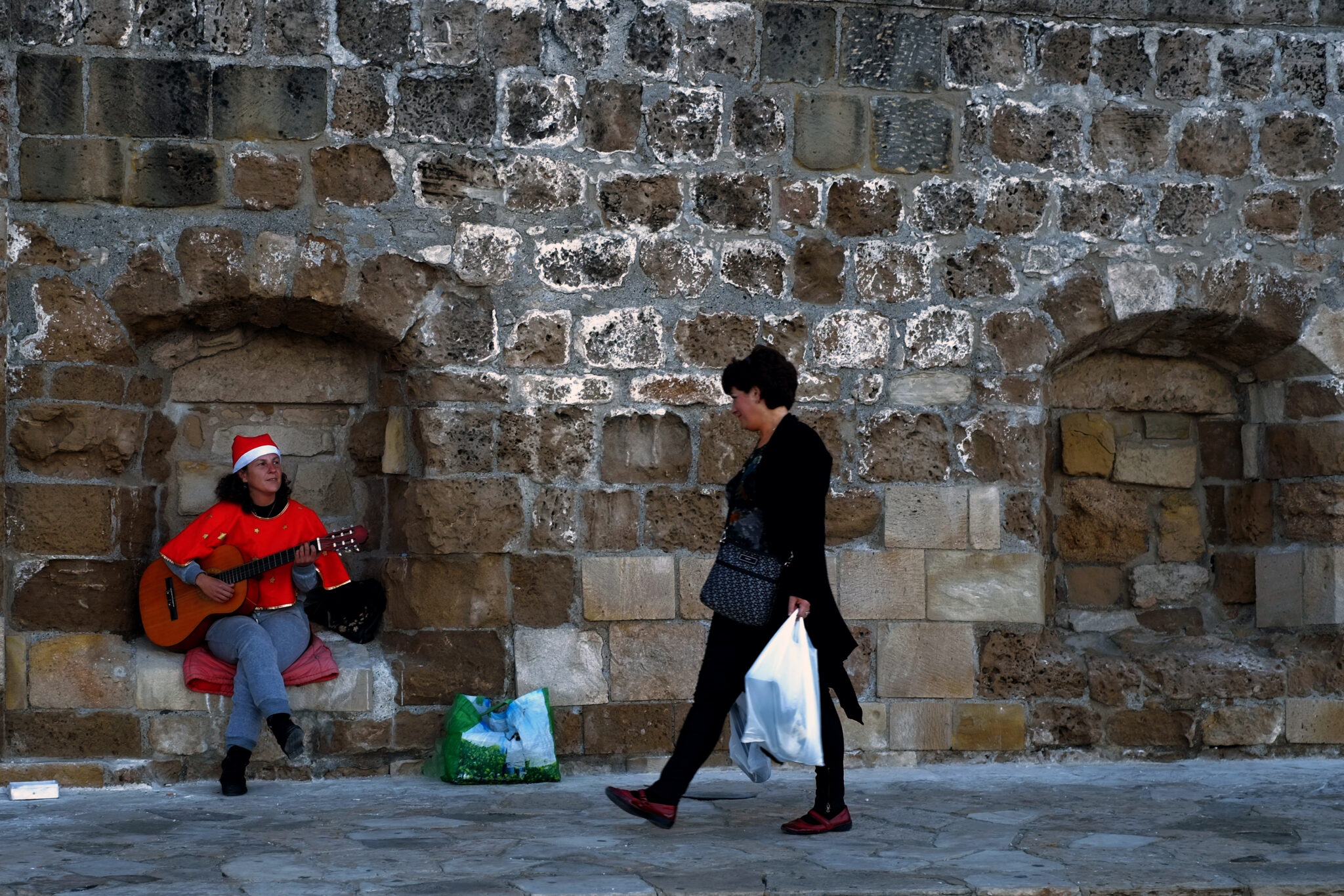 Χριστούγεννα με αίθριο καιρό, έρχεται μικρή άνοδος της θερμοκρασίας την Κυριακή