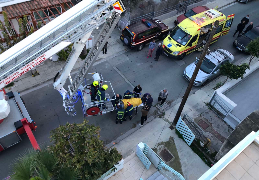 Ηλικιωμένος "εγκλωβίστηκε" σε ταράτσα τριώροφης οικίας στον Άγιο Δομέτιο