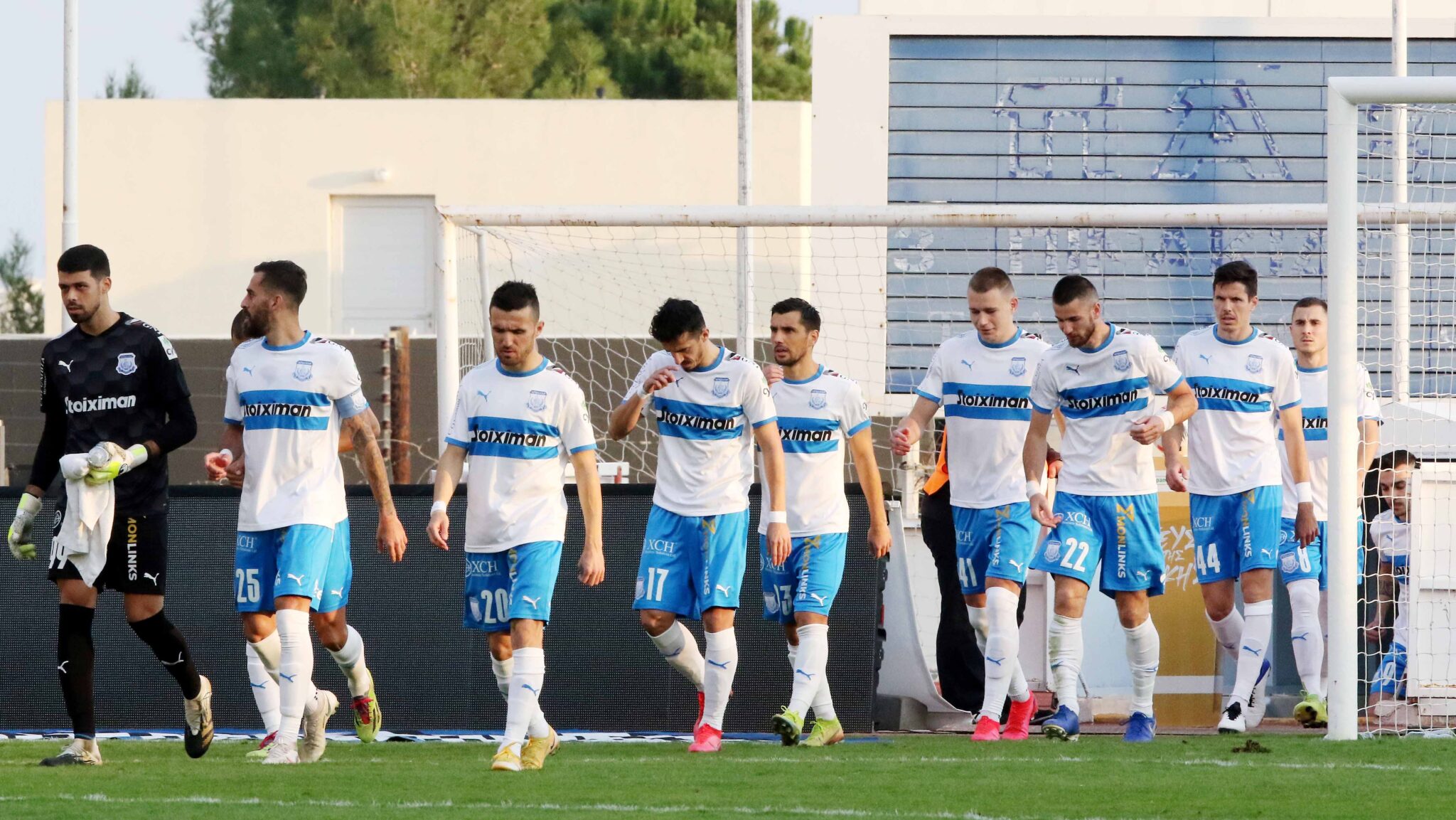 Επιστροφή στο Κολόσσι, αναμένοντας τους «νέους»