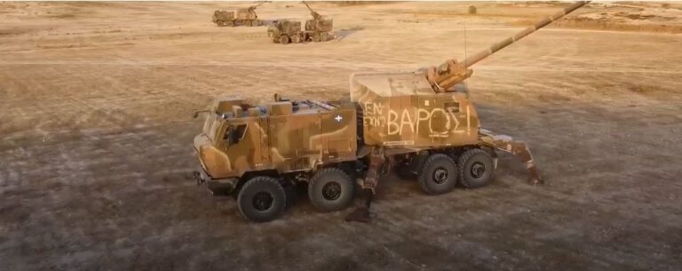 "Δεν ξεχνώ το Βαρώσι" γράφει σε άρμα της Εθνικής Φρουράς (ΒΙΝΤΕΟ)