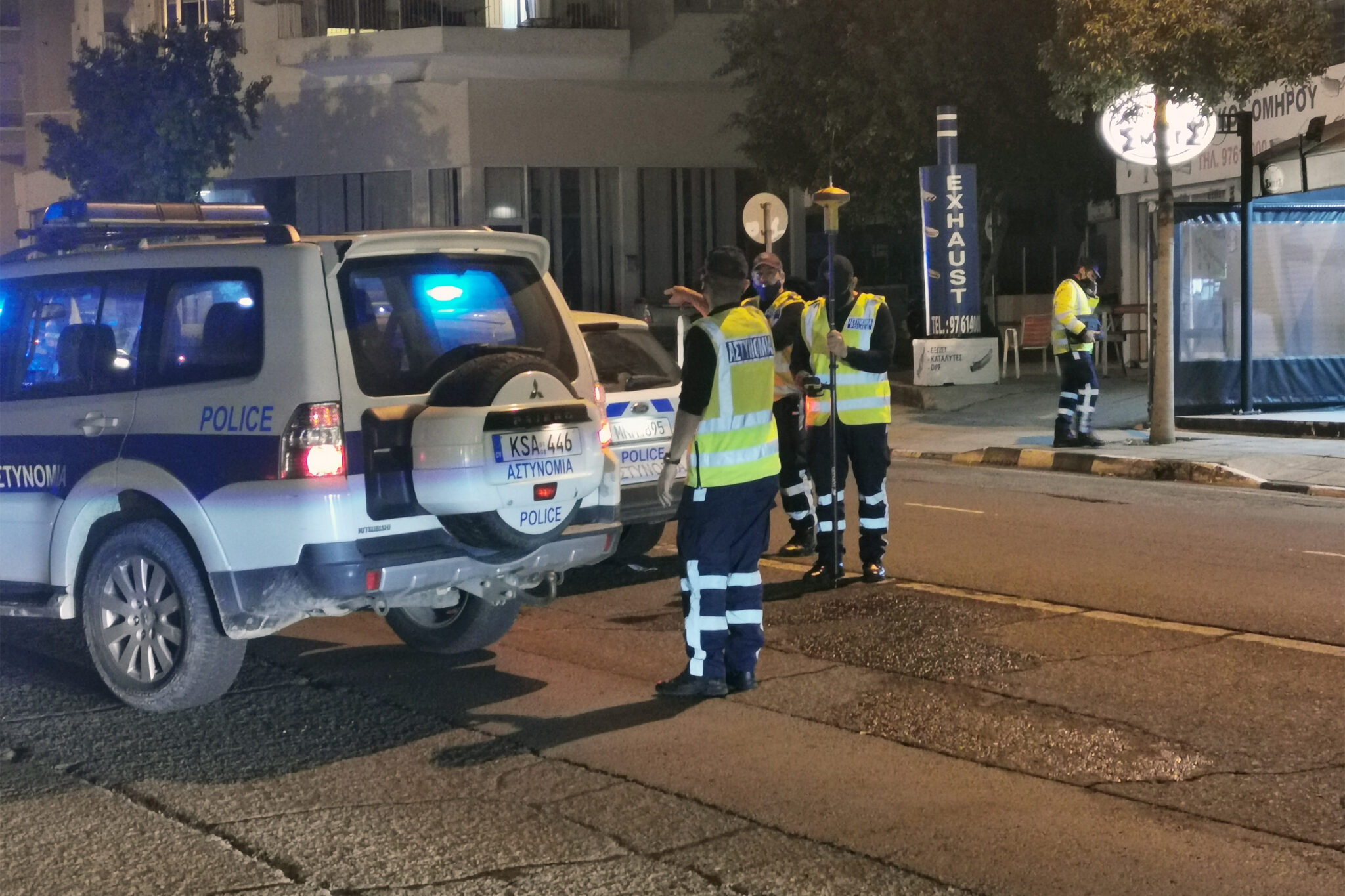 Σκηνές "φαρ ουέστ" από την Λεμεσό μέχρι τον Άγιο Θεράποντα με ρίψη πυροβολισμού