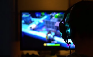 Στο σπίτι του και υπό επίβλεψη ο 13χρονος ύποπτος για απόπειρα φόνου (ΒΙΝΤΕΟ)