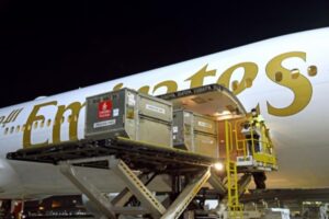 Φθάνει στο Ντουμπάι η πρώτη παρτίδα εμβολίων της Pfizer