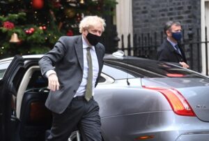 Το πιο πιθανό σενάριο είναι το εμπορικό ‘no deal’ με την ΕΕ, λέει ο Τζόνσον