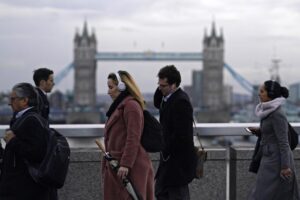 Σκέψεις για 5ήμερη χαλάρωση περιορισμών στο Ην. Βασίλειο για τα Χριστούγεννα