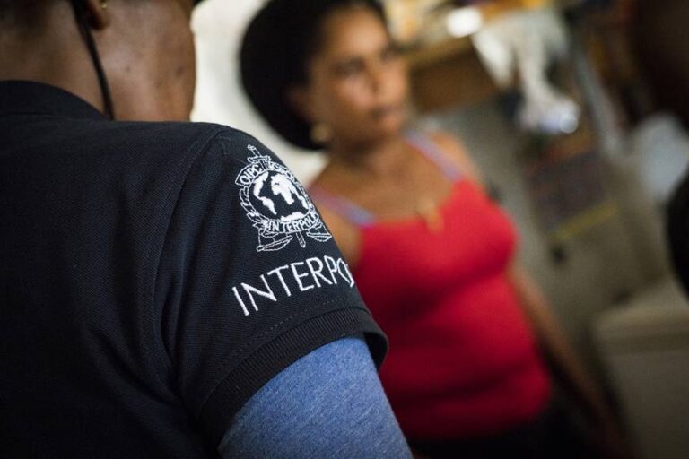 «Πορτοκαλί συναγερμός» από την Interpol για οργανωμένο έγκλημα κι εμβόλιο