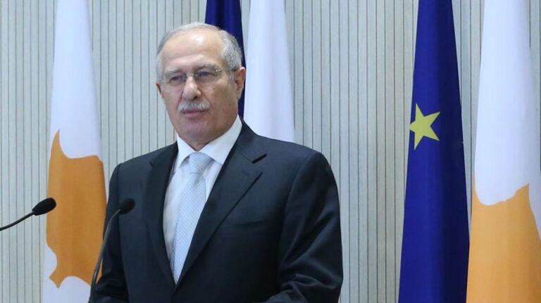 Κούσιος: Το ΑΚΕΛ συνεχίζει το λαϊκισμό και την παραπληροφόρηση
