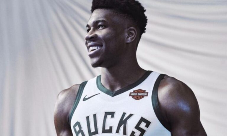 O Γιάννης δεν πάει… πουθενά, υπέγραψε για άλλα 5 χρόνια στους Μπακς