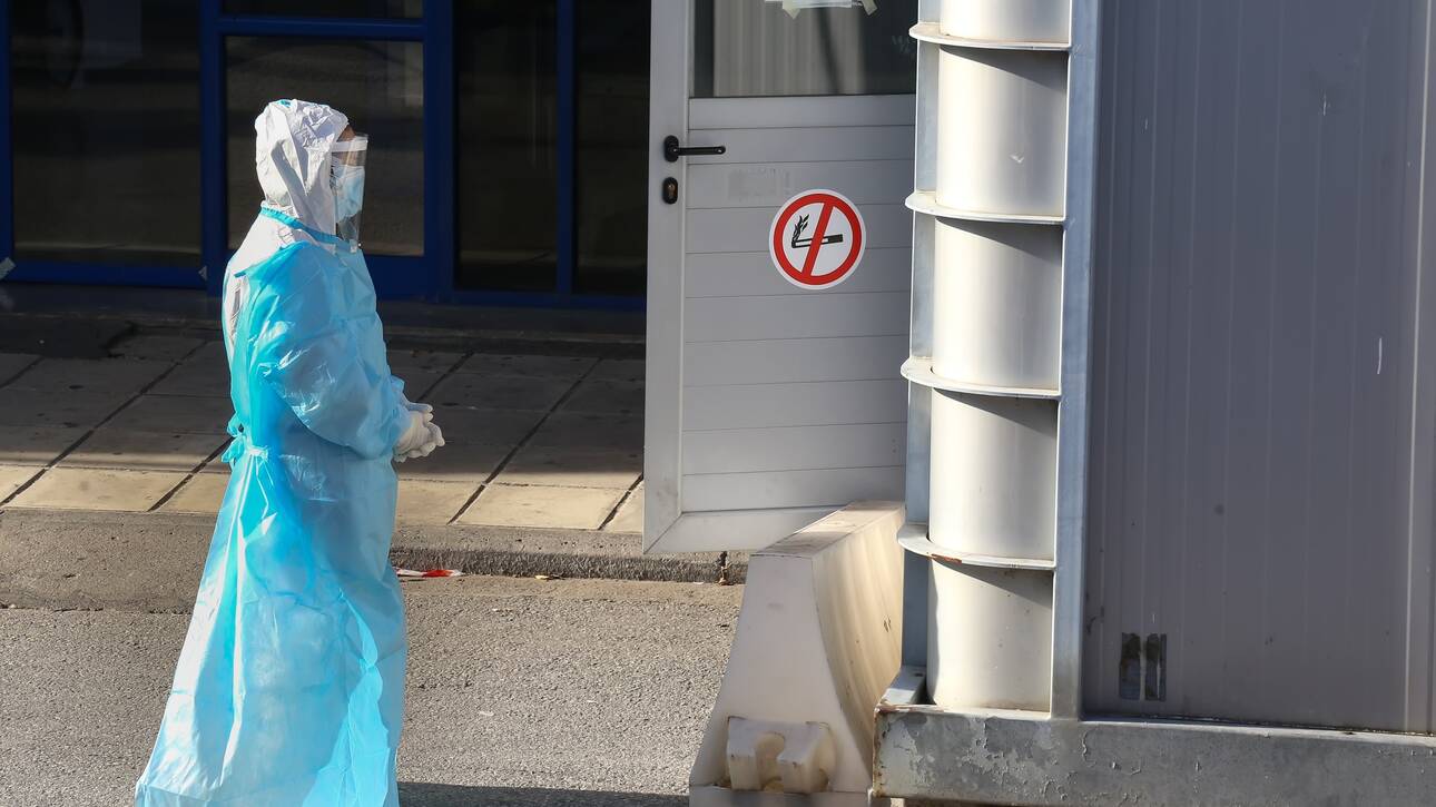 "Πέφτουν" μέρα με τη μέρα τα κρούσματα κορωνοϊού στην Ελλάδα