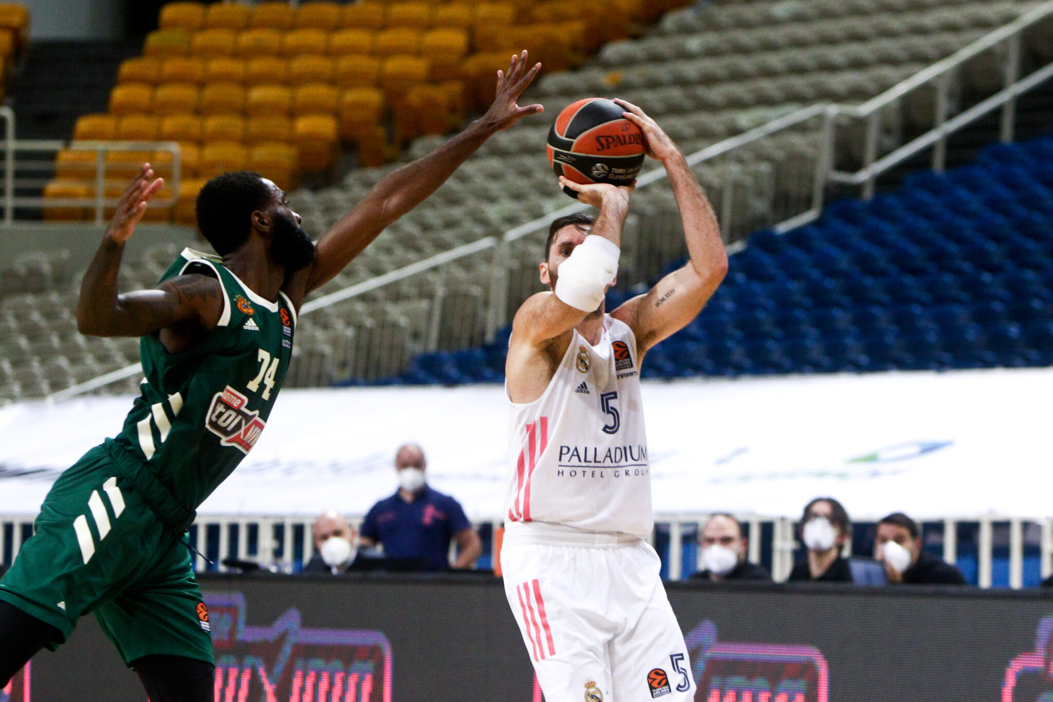 Πέρασε από το ΟΑΚΑ η Ρεάλ, δικαιούται να φωνάζει για τη διαιτησία ο Παναθηναϊκός