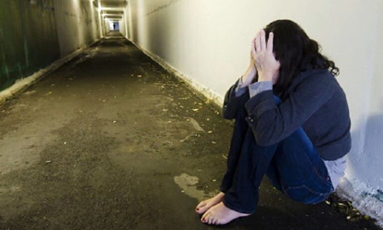 Μείωσαν την ποινή φυλάκισης πατέρα που κακοποιούσε σεξουαλικά την κόρη του