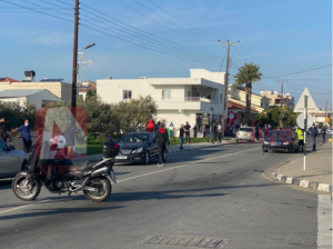 ΦΩΤΟ: Σοβαρό τροχαίο στην Αραδίππου, μοτοσικλετιστής συγκρούστηκε με όχημα