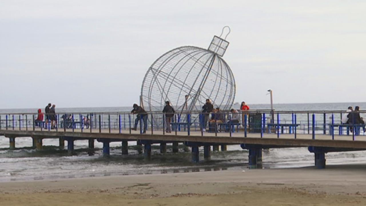 Έσπασαν την μονοτονία του "μένουμε σπίτι" με βόλτες (ΒΙΝΤΕΟ)