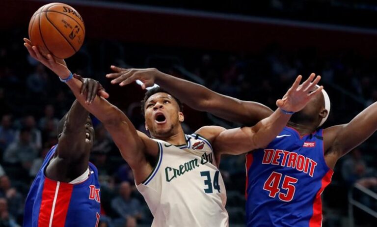 Άνετη νίκη επί των Πίστονς με «τριπλό» Γιάννη οι Μπακς