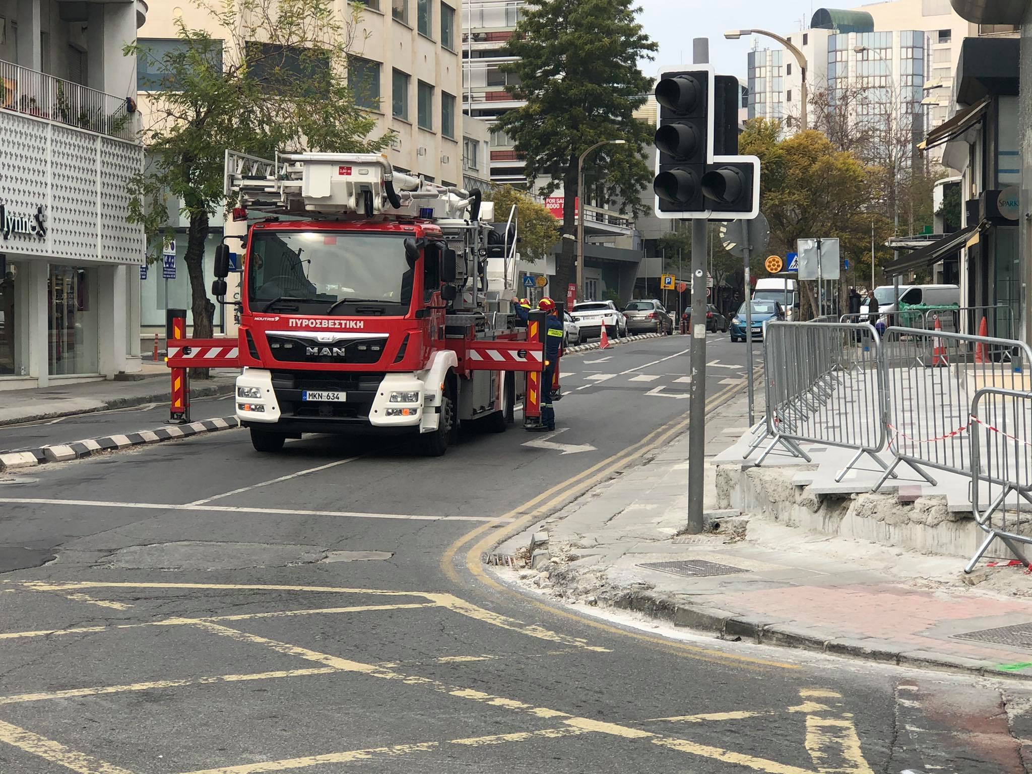 Εντυπωσιακές εικόνες από την άσκηση διάσωσης στο κέντρο της Λευκωσίας (ΒΙΝΤΕΟ)