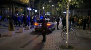 Το αδιαχώρητο στην οδό Στασικράτους λίγο πριν το ρολόι δείξει 21:00 (ΒΙΝΤΕΟ)