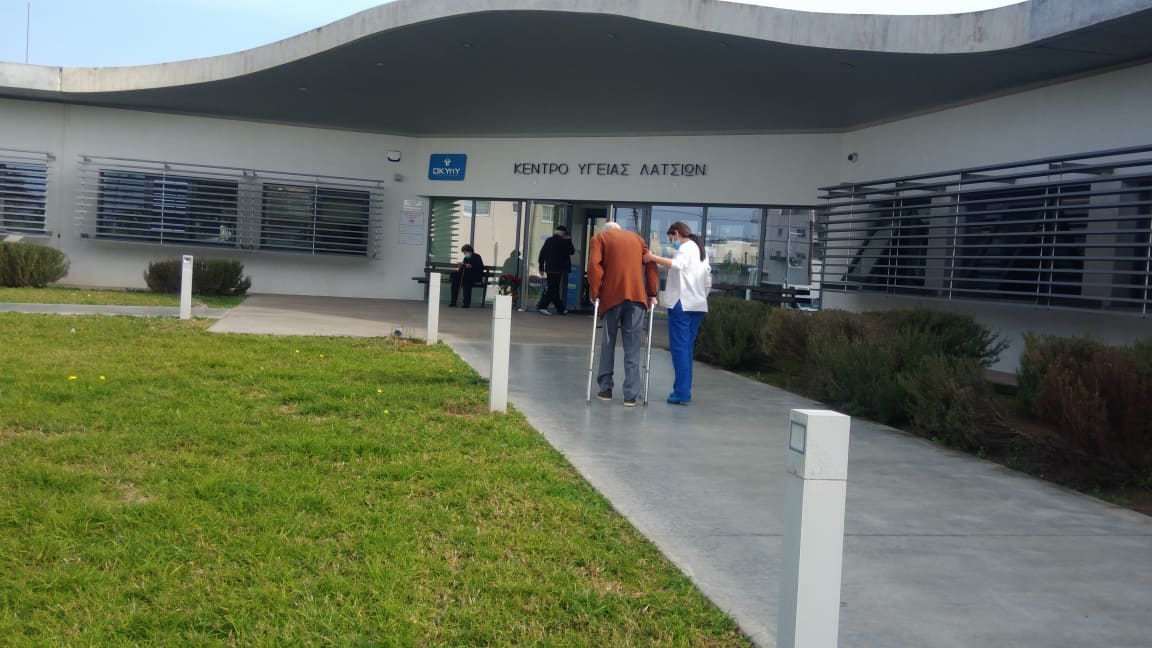 Παράπονα ηλικιωμένων για ταλαιπωρία στα Κέντρα Εμβολιασμών (ΒΙΝΤΕΟ&ΦΩΤΟ)