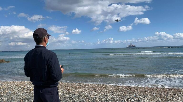 Ώρες αγωνίας για την 70χρονη, καρέ καρέ η γιγαντιαία επιχείρηση στη Λάρνακα