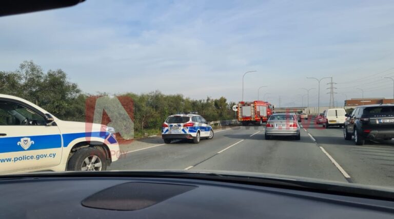 ΦΩΤΟ: Κυκλοφοριακό κομφούζιο στον αυτοκινητόδρομο λόγω τροχαίου