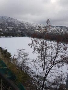 Επιδεινώνεται αύριο ο καιρός…μαγευτικές εικόνες από τη χιονόπτωση στα ορεινά