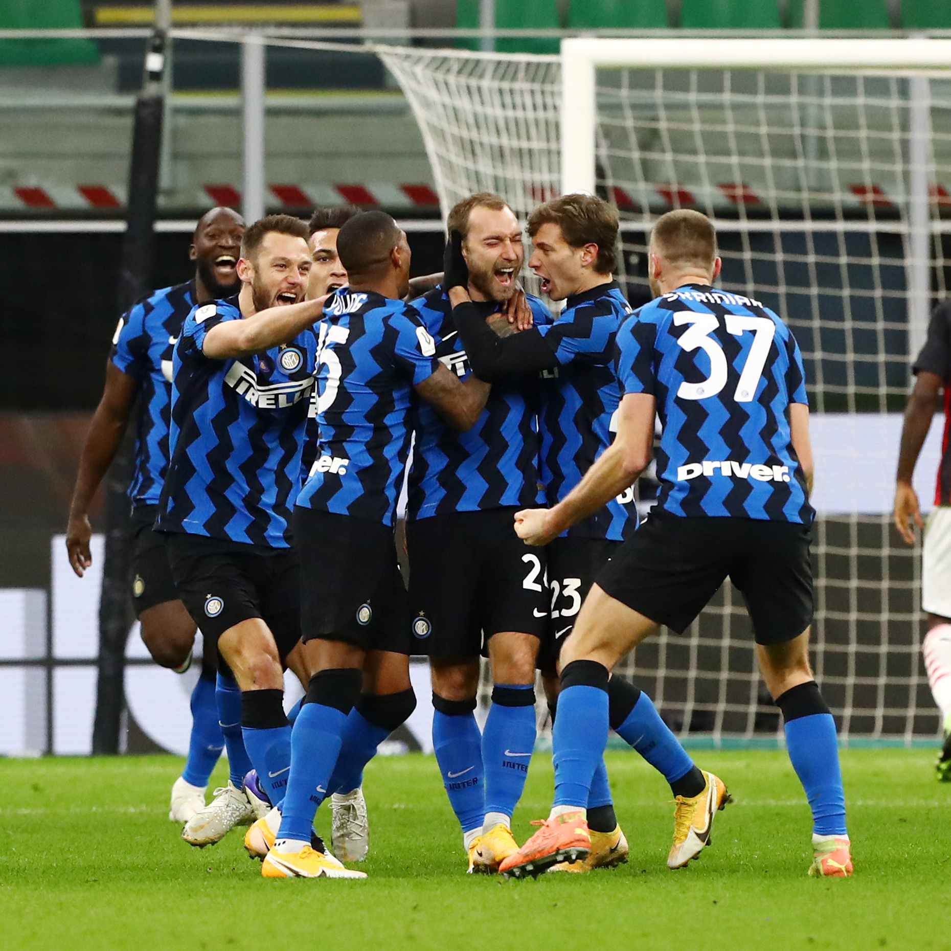 Έφερε «τούμπα» το ντέρμπι με τη Μίλαν και πήρε την πρόκριση η Ίντερ