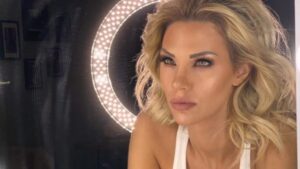 Σοκάρει η Σάσα Μπάστα για τις παρενοχλήσεις στα… καμαρίνια: "Μου όρμησε…"