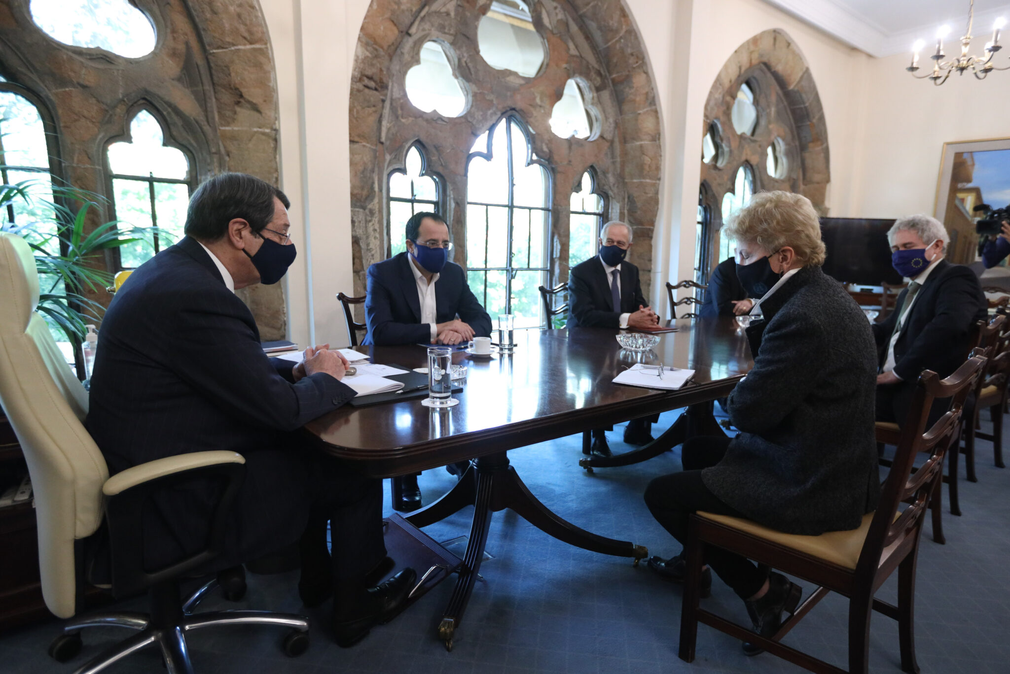 Στο Προεδρικό Μέγαρο η Τζέιν Χολ Λουτ, βλέπει Τατάρ το μεσημέρι