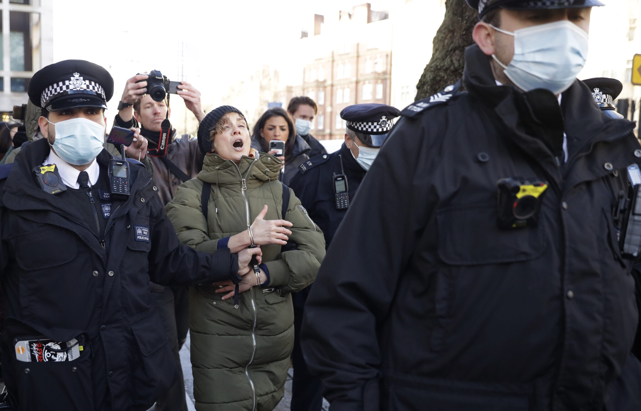 "Θερίζει" ο κορωνοϊός στη Βρετανία: 1041 νεκροί σε 24 ώρες
