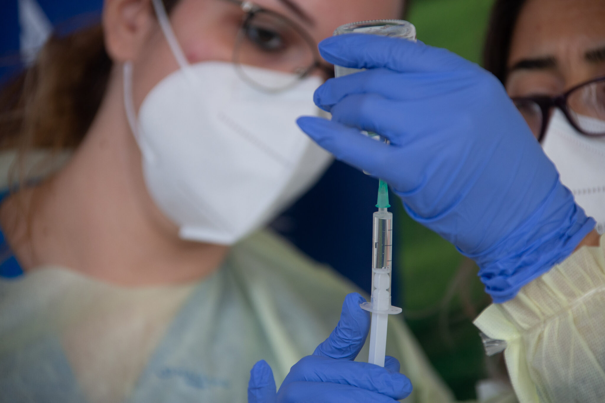 Εξαντλήθηκαν σε λιγότερο από μια ώρα τα διαθέσιμα ραντεβού για εμβολιασμό