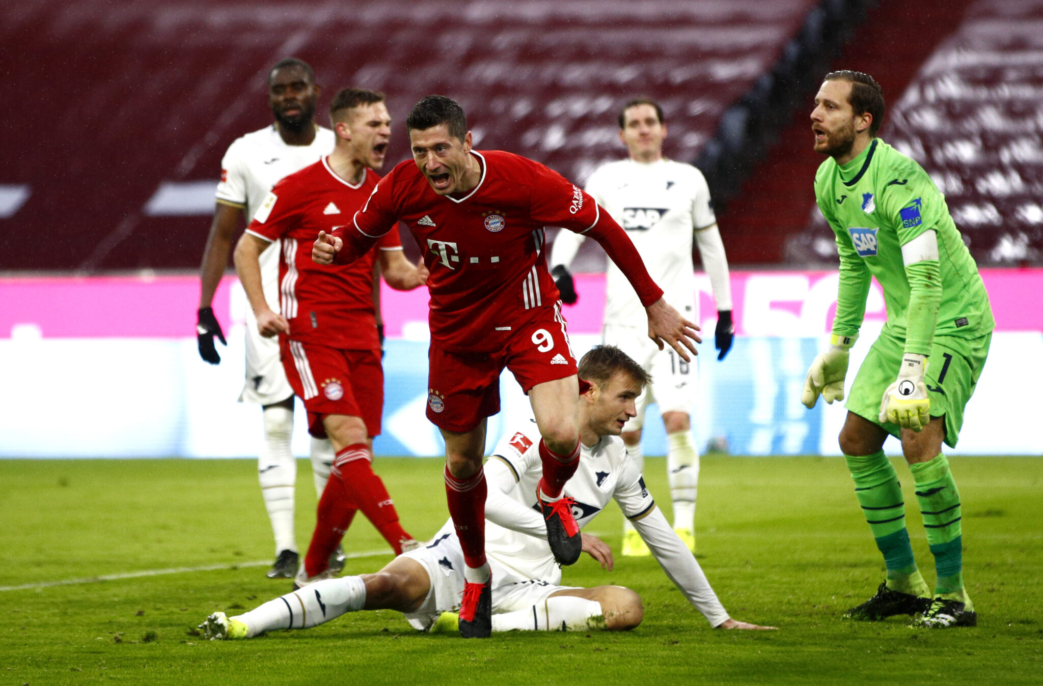 Άνετη στην κορυφή η Μπάγερν, ασταμάτητη η… Ευρωπαία Άιντραχτ