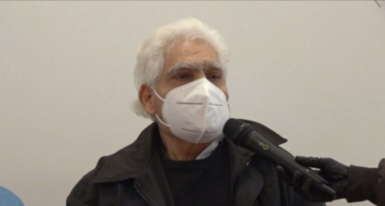 Δραματική έκκληση ηλικιωμένων για εμβολιασμό του πληθυσμού (ΒΙΝΤΕΟ)