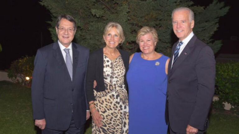 Γνωστές και…άγνωστες πτυχές από την ιστορική επίσκεψη Μπάιντεν στην Κύπρο